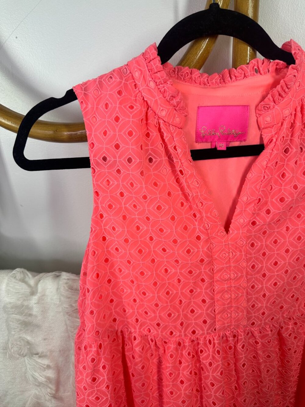 Lilly Pulizter Coral Eyelet Novella Swing Dress sz XS - Picture 2 of 5